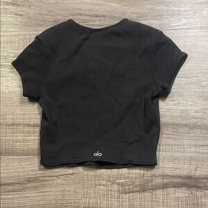 ALO Yoga Women's Classic Black Tee